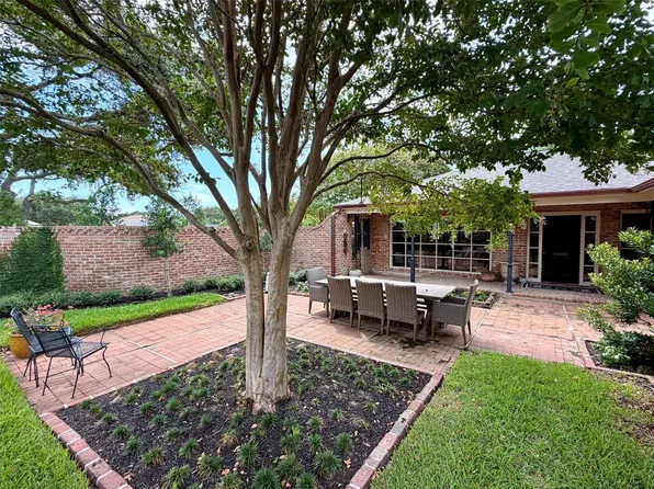 18 Adler Cir, Galveston, TX 77551