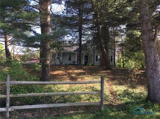 14543 Sand Ridge Rd, Bowling Green, OH 43402