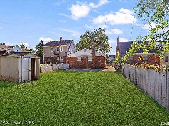 5th image of 7639 Faust Ave