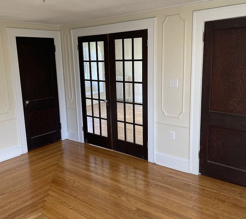 Living Room / TV Room