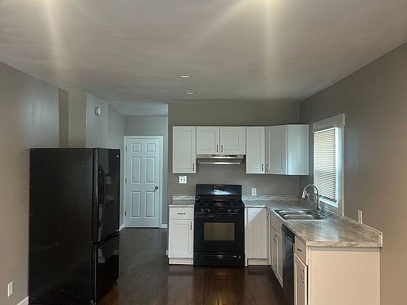 5th image of 2910 Winthrop Ave #2912