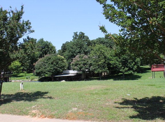 5th image of 126 Saint Francis Ln