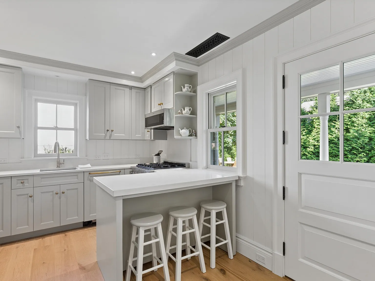Sag Harbor Village Luxury Rental — Photo 4