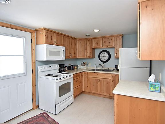 5th image of 1014 Knapp Street