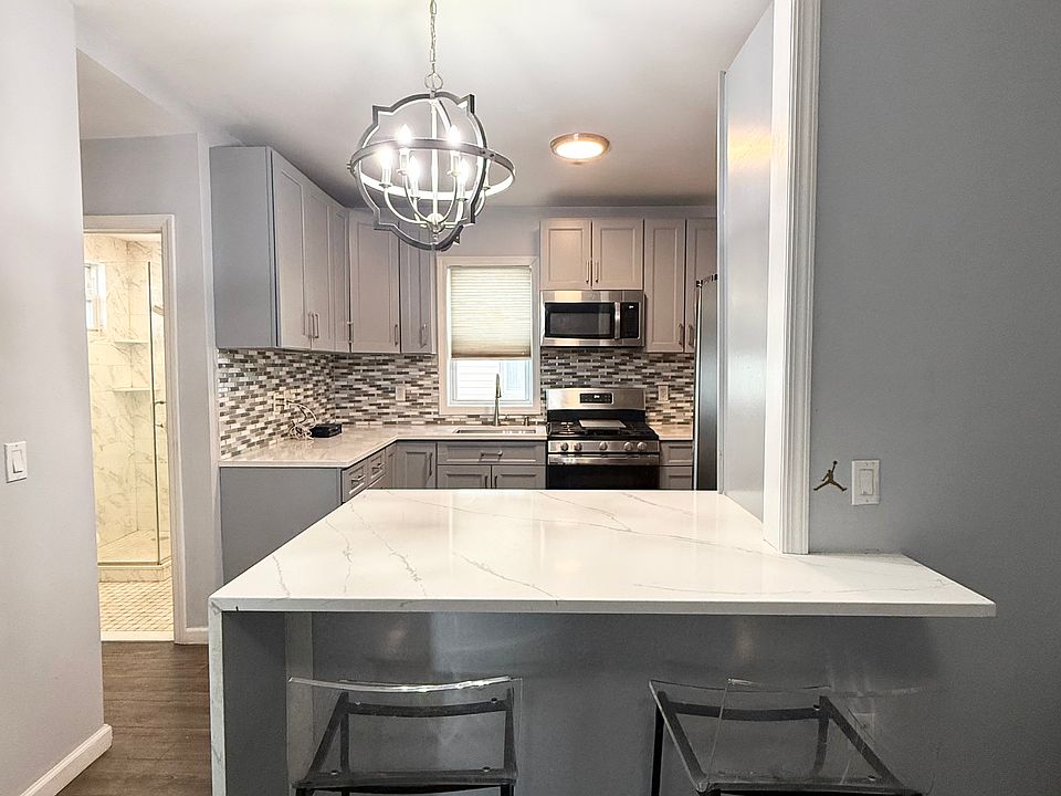 1st image of 107-24 131st St #1