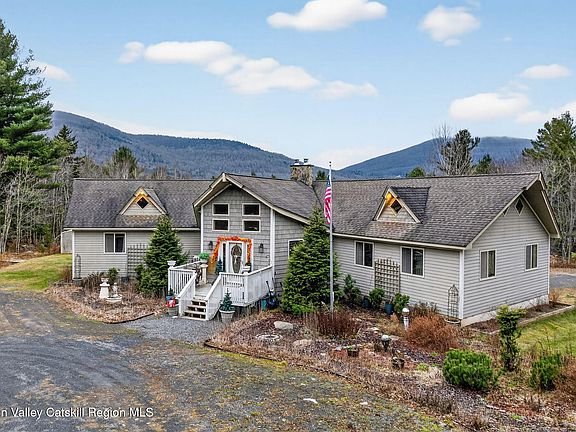 2nd image of 100 Wilderness Dr Exd