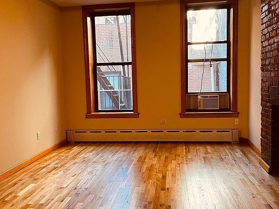 3rd image of 407 W 39th St #4CC
