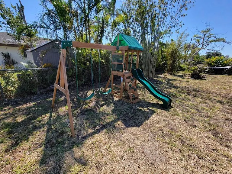 3649 SE 5th Ct — Photo 45