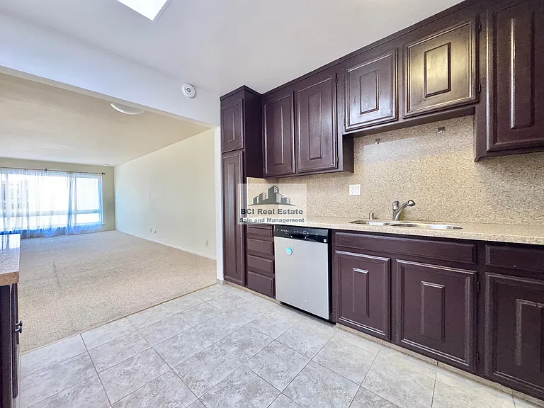 1345 Chestnut St #4 — Photo 14
