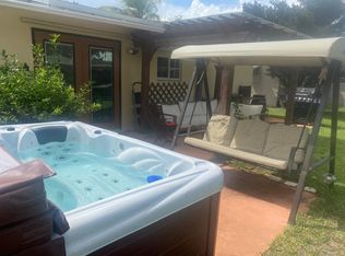 5040 SW 94th Way, Fort Lauderdale, FL 33328