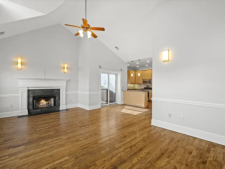 924 W Dakin St #4 — Photo 7