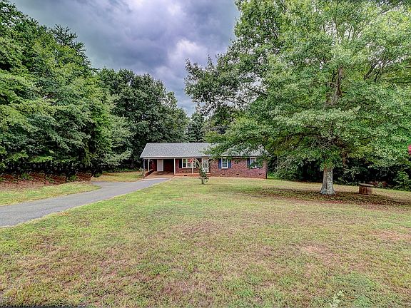 3rd image of 2387 Southside Rd