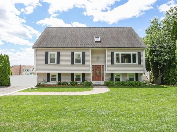 26 Battlemarch Way, Woburn, MA 01801