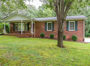 115 E Circle Dr, Burns, TN 37029