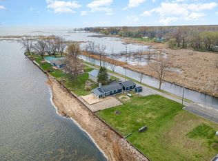 4932 Lakeside Dr, Pinconning, MI