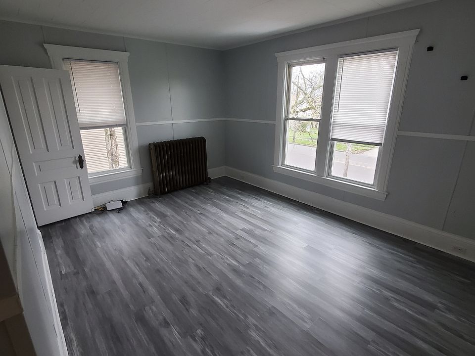 1st image of 207 Greenly St Unit 4