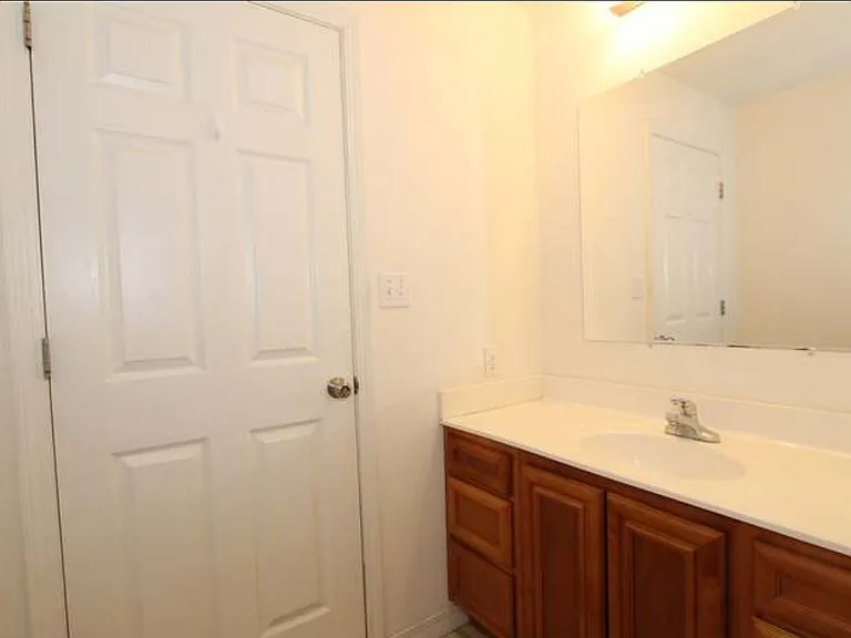 913 Kramer Ct #913 — Photo 10