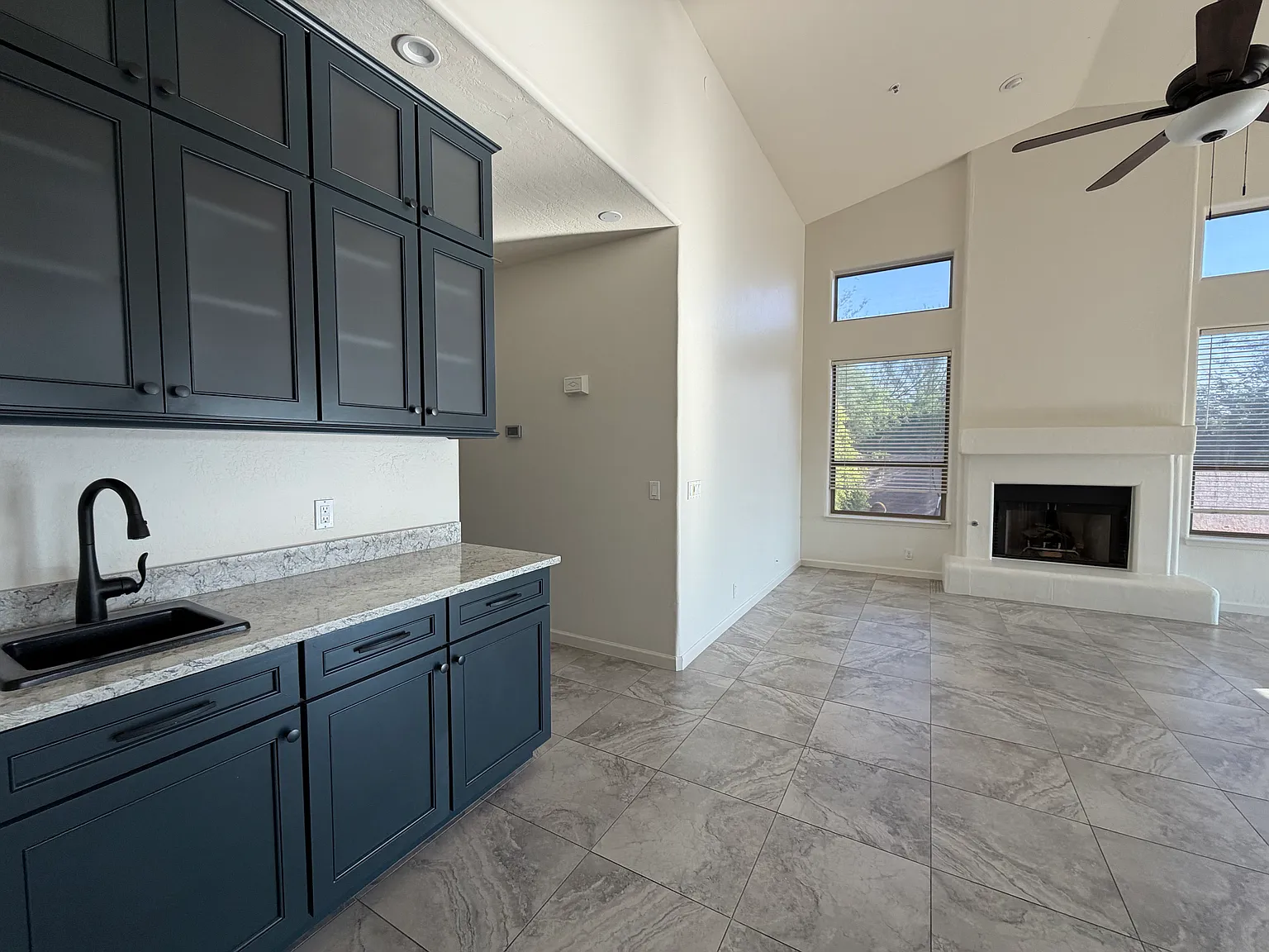4 bed, 2667 sqft, $4,500 — Photo 2
