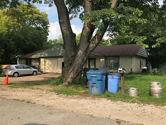 2nd image of 3105 S Lyons Ave