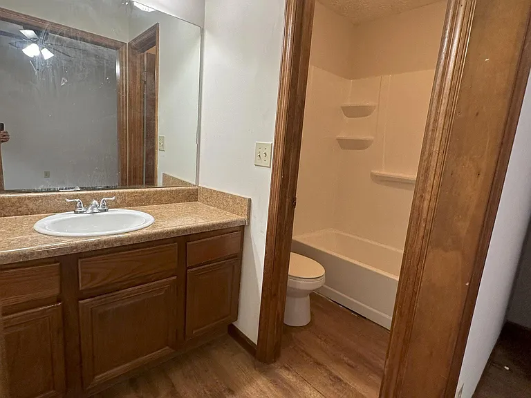 1126 Booth Ct SW — Photo 11