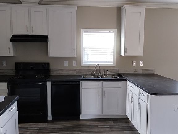 2nd image of 129 Pineland Ave #9