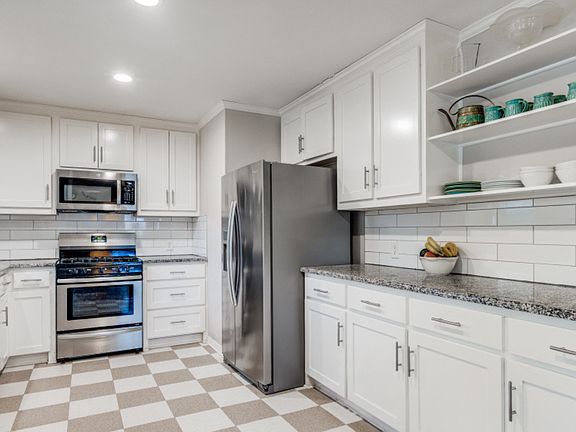 5th image of 9210 San Fernando Way