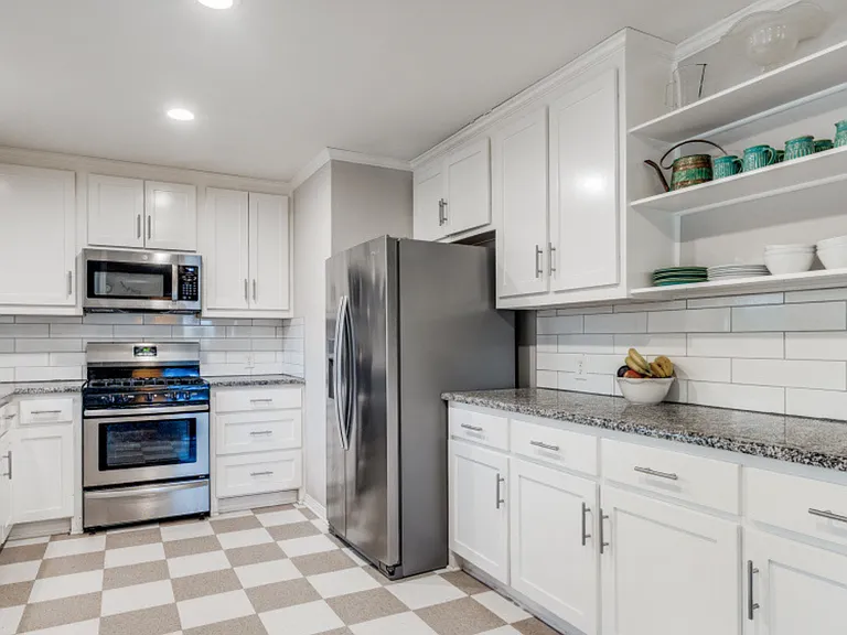 9210 San Fernando Way — Photo 5
