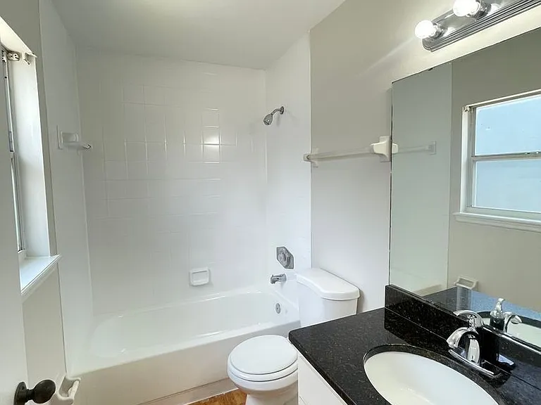 313 San Gabriel St — Photo 10