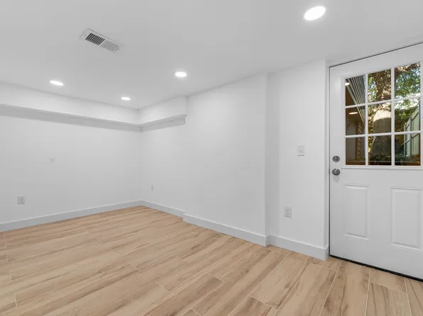 330 Forrest Street image 26 of 33