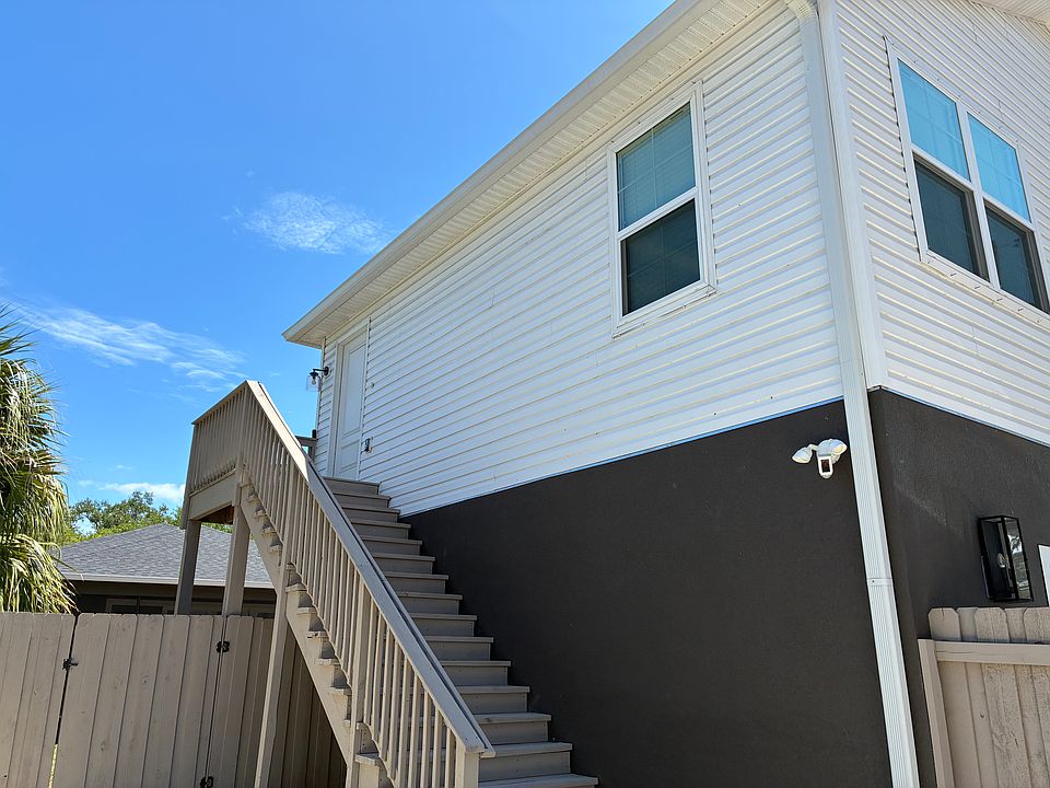 1st image of 2651 1/2 Bayside Dr S