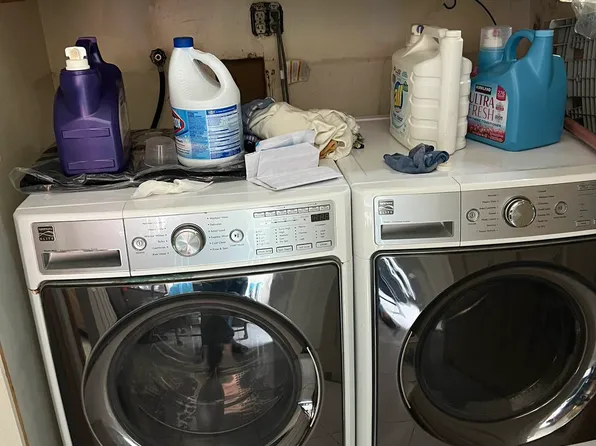 863 East 49th Street image 10 of 33