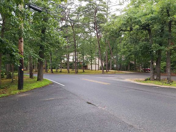 4th image of 557 Fairview Rd