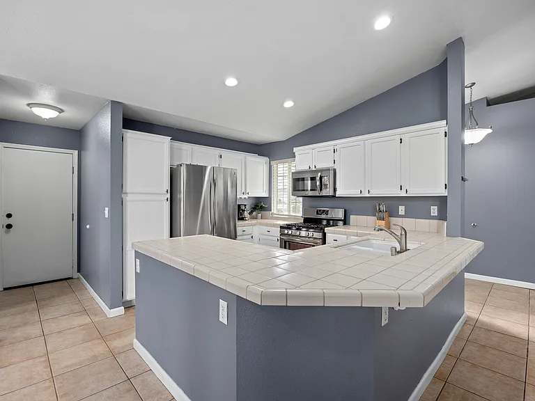 9506 Ravenrock Dr — Photo 5
