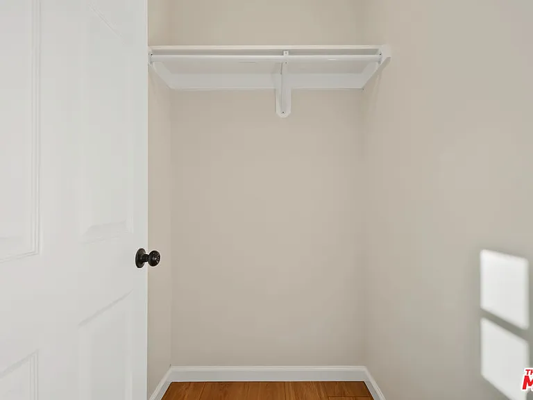 11512 Fenton Ave — Photo 3