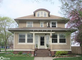406 N Clark St, Forest City, IA 50436