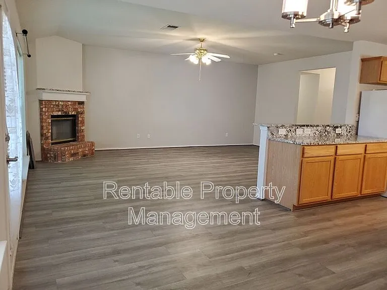 1000 Eden St — Photo 7