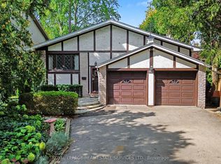 1577 Thompson St, Mississauga, ON L5C 1B4
