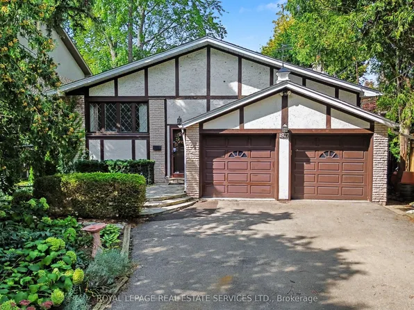 1577 Thompson St, Mississauga, ON L5C 1B4