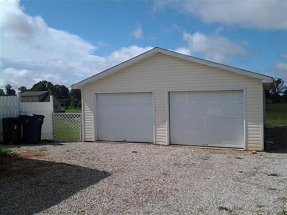 3rd image of 112 Hillrise Dr