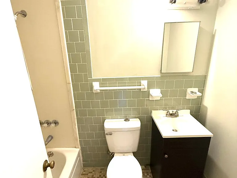 5190 Greensboro Dr — Photo 7