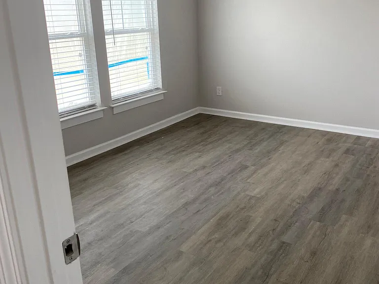 1487 Pine St — Photo 3