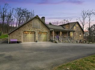 57 Greenwood Ln, Monroe, CT 06468