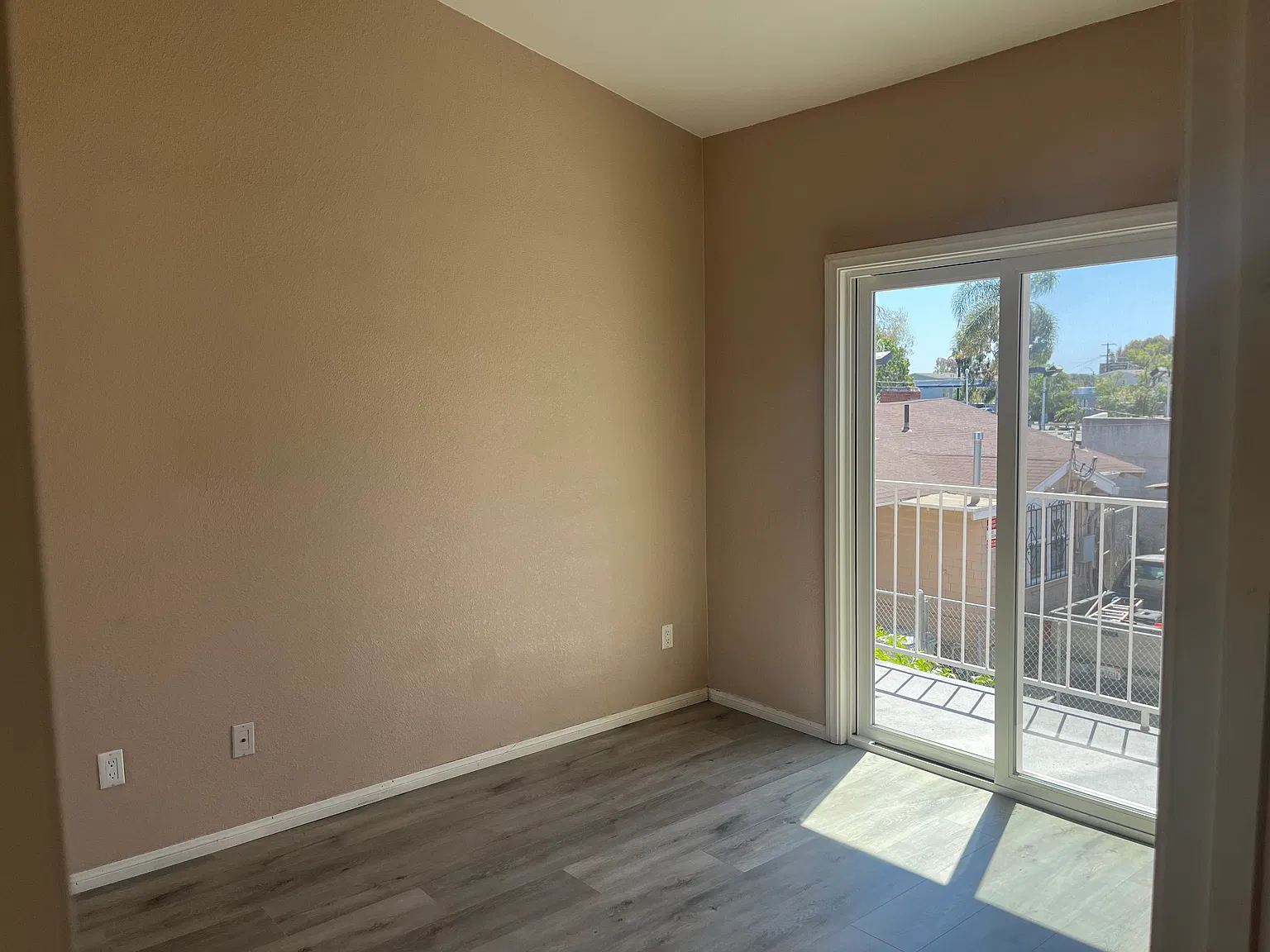 2 bed, 750 sqft, $2,350 — Photo 4