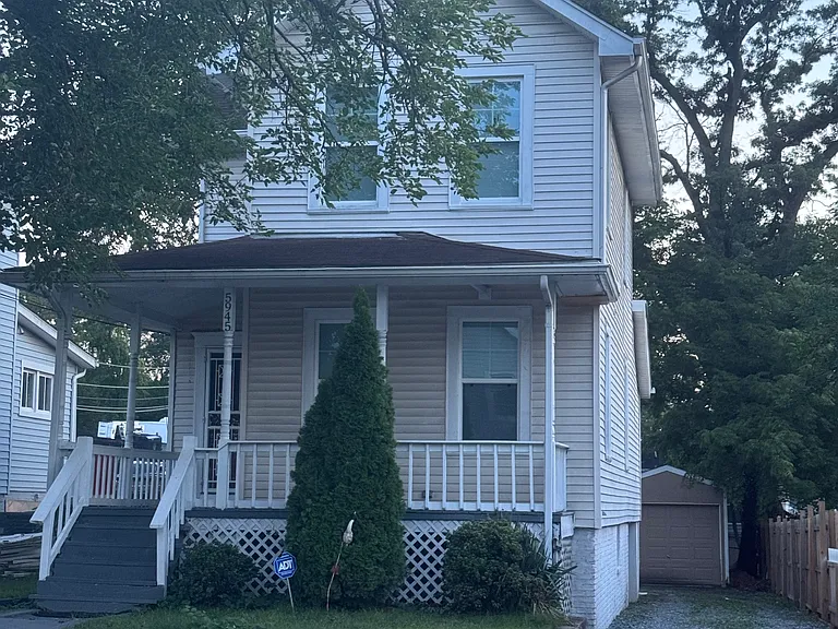 5945 Addison Rd — Photo 1