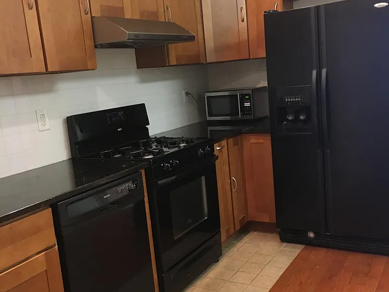 1638 South St #4 — Photo 7