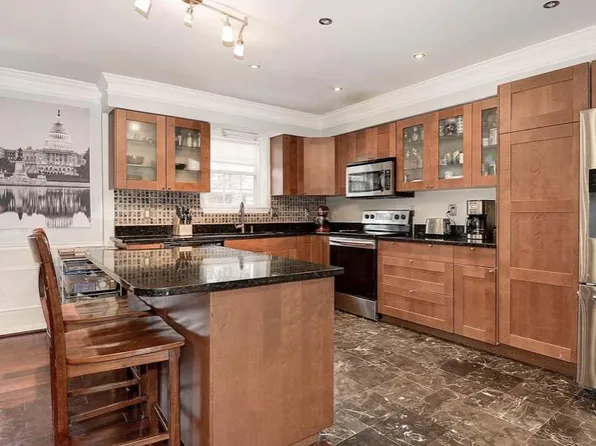 2667 Centennial Ct, Alexandria, VA 22311