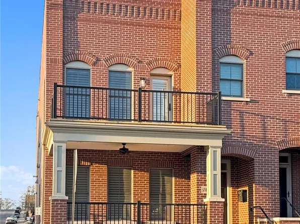 14 E Main St, Washington, MO 63090