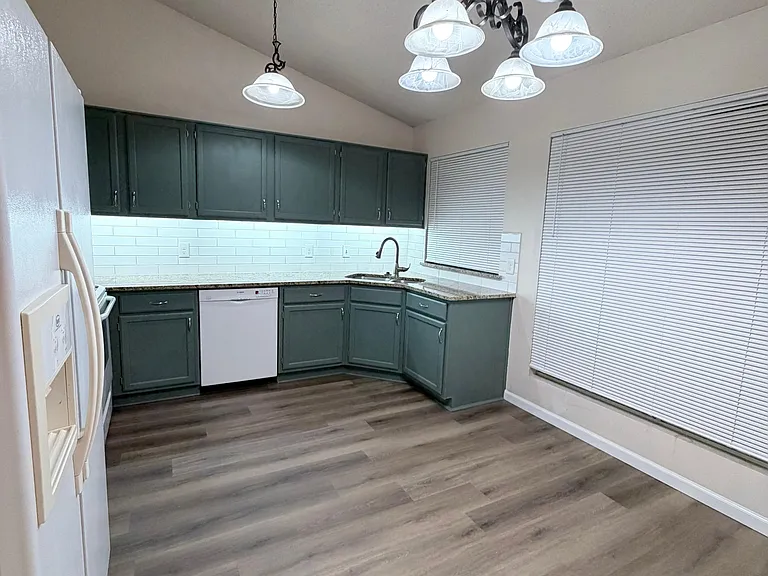 509 Kalmia Dr — Photo 7