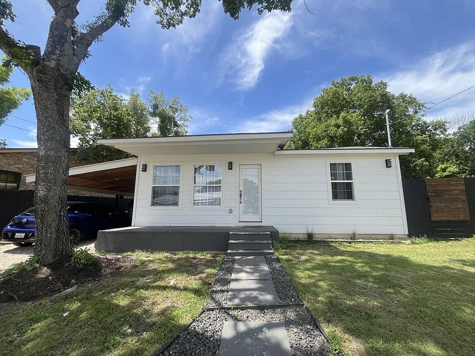 1st image of 204 E Carpenter Ave