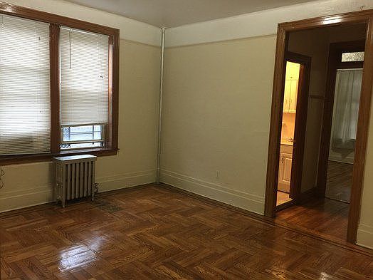 1st image of 2211 33rd St APT 4A